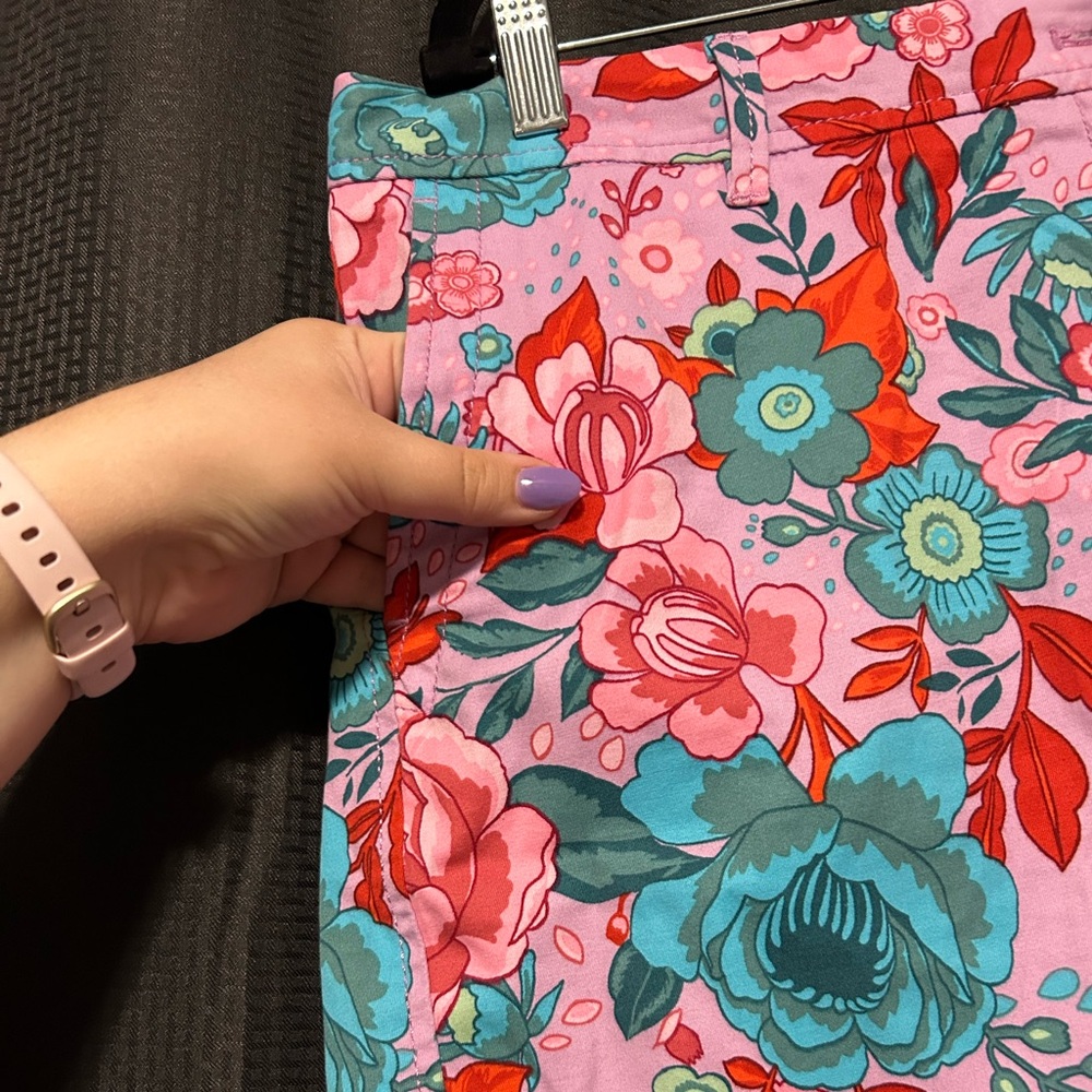 Talbots Relaxed Chino Shorts Floral Sketched Blooms Women’s Petites Size 16P 6” - Picture 9 of 12